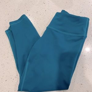 Buff bunny crop leggings